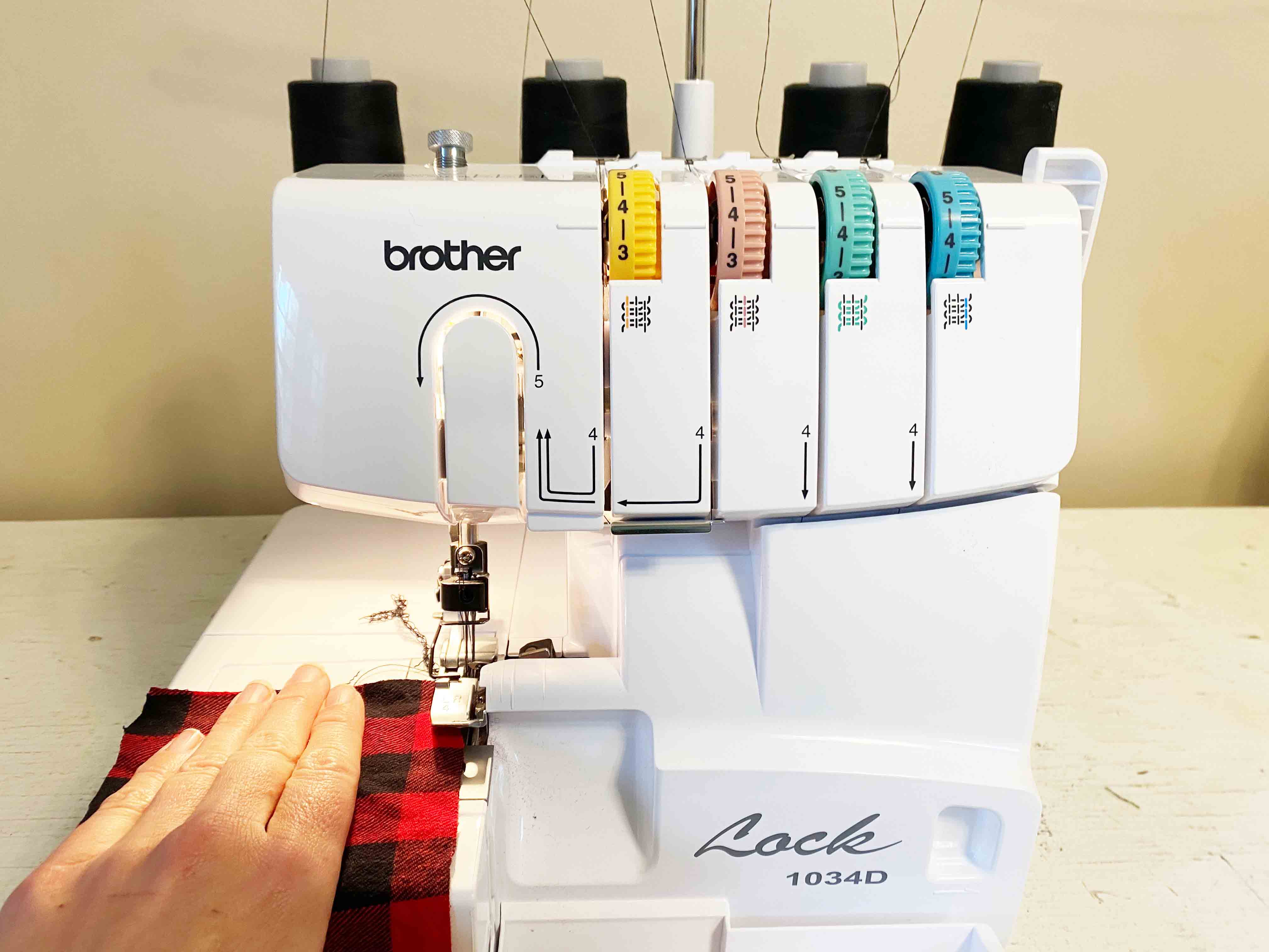 hand serging fabric edges